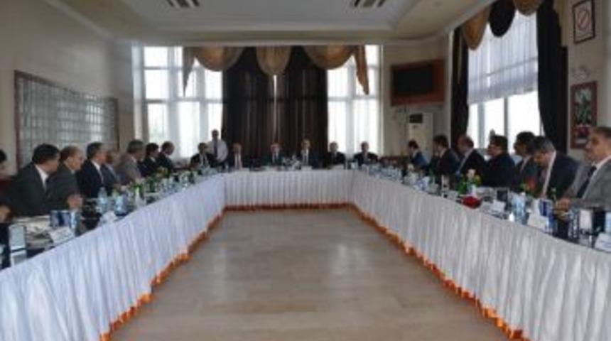 Manisa'da İl&ccedil;e Milli Eğitim M&uuml;d&uuml;rleri Toplantısı