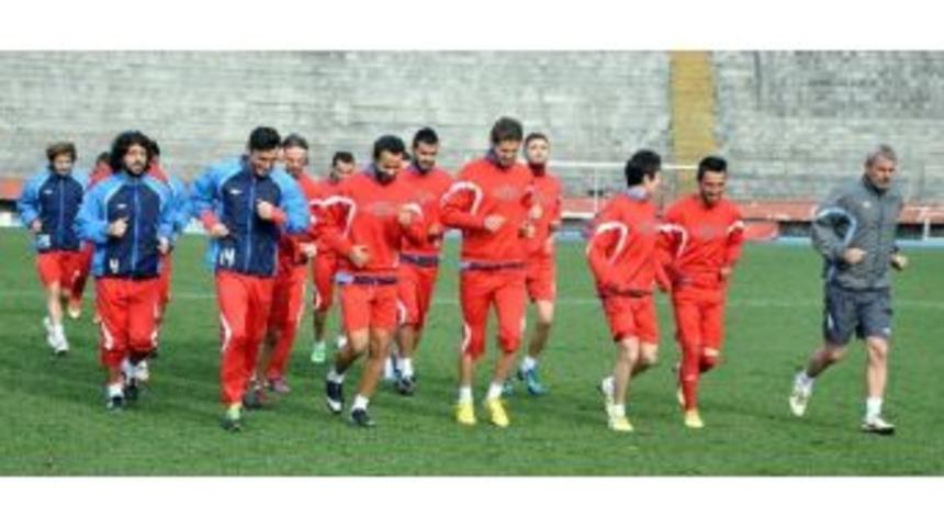 Zonguldak K&ouml;m&uuml;rspor, Kartepe Suadiyespor Ma&ccedil;ı Hazırlıklarını S&uuml;rd&uuml;r&uuml;yor