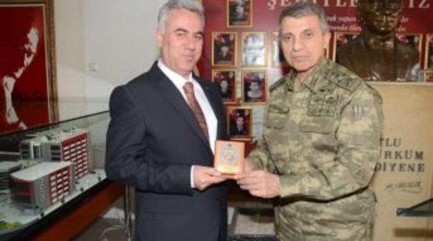 Komutanlardan Emniyet M&uuml;d&uuml;r&uuml; Uluayak&rsquo;a Ziyaret