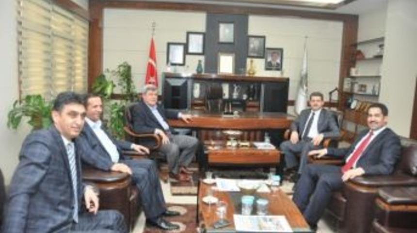 Başkan Karaosmanoğlu Ve Civelek Başkan Yaman'ı Ziyaret Etti