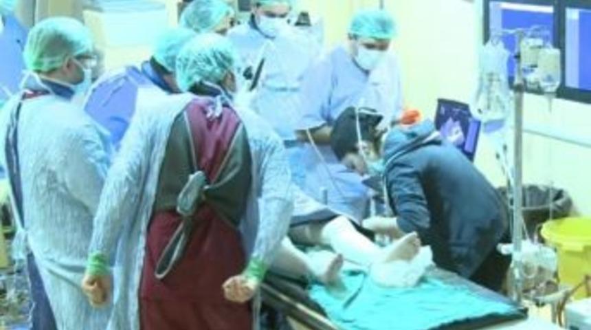 Fırat &Uuml;niversitesi Hastanesi&rsquo;nde Tavı Y&ouml;ntemi İle Operasyon Ger&ccedil;ekleştirildi