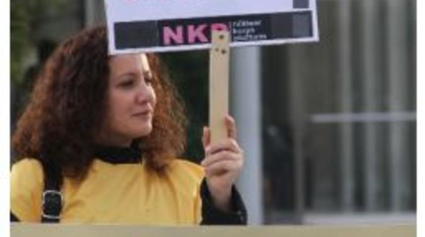 Japonya Başkonsolosluğu &Ouml;n&uuml;nde N&uuml;kleer Protesto