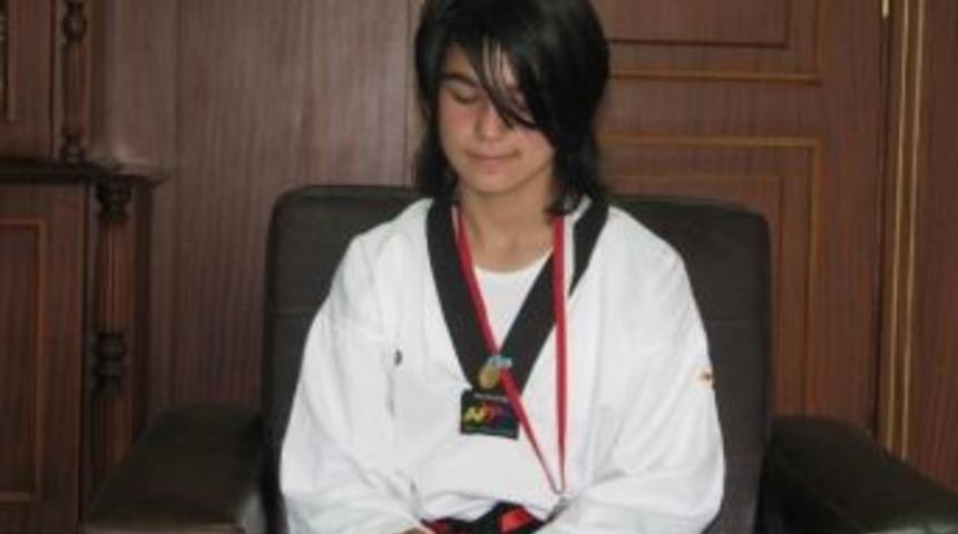 Sorgunlu Sporcu Zeynep Yeter Altan, T&uuml;rkiye &Uuml;&ccedil;&uuml;nc&uuml;s&uuml; Oldu