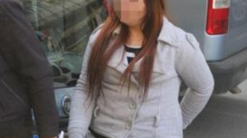 Uyuşturucu Su&ccedil;undan Aranan Gen&ccedil; Kız Yakalandı