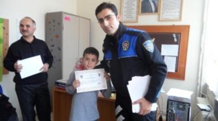 Sorgun İl&ccedil;e Emniyet M&uuml;d&uuml;rl&uuml;ğ&uuml;&rsquo;n&uuml;n D&uuml;zenlediği Satran&ccedil; Kursu Tamamlandı