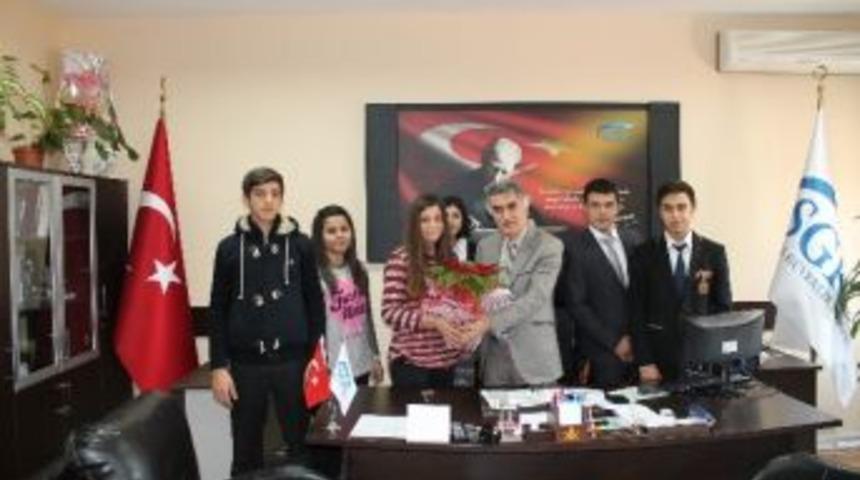 Stajyerlerden Sgk İl M&uuml;d&uuml;r&uuml; Halcı&rsquo;ya Ziyaret