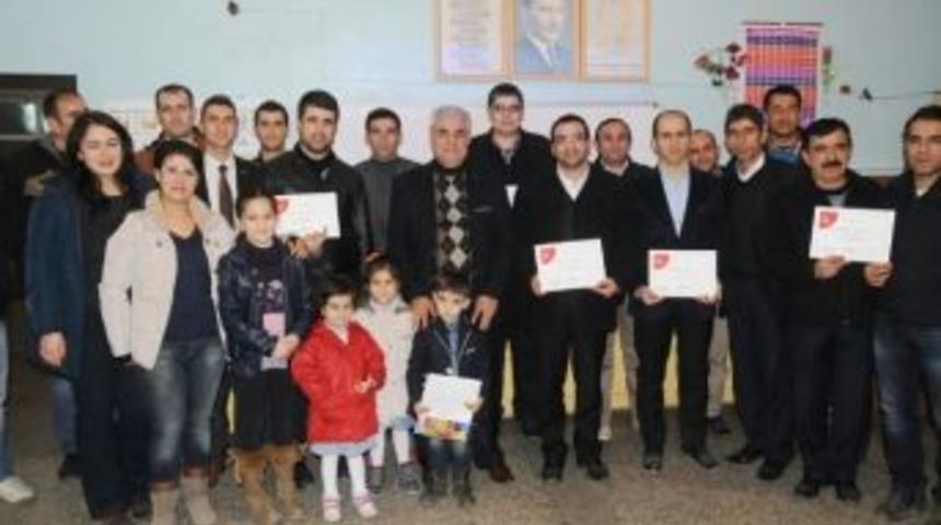 'baba Destek Programı'na Katılan Babalara Sertifikaları Verildi