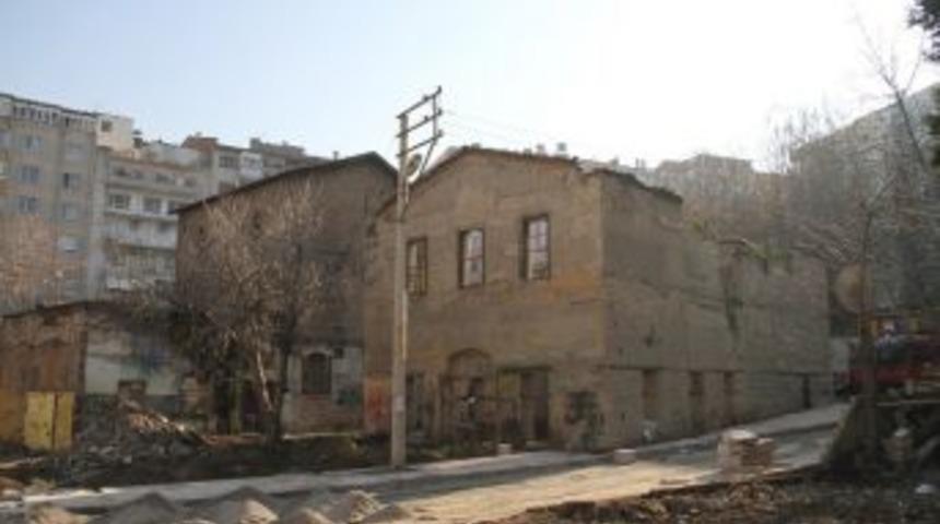 Denizli Belediyesi Tarihi Binalara Sahip &Ccedil;ıkıyor