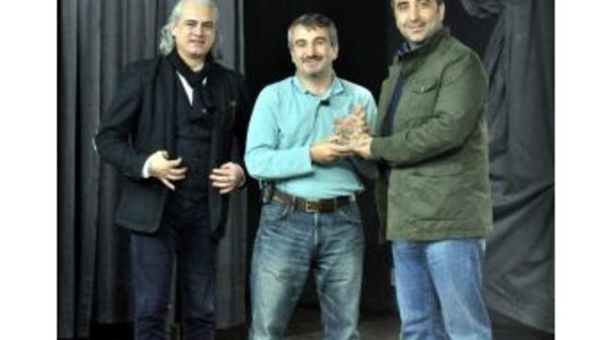 Chp&rsquo;nin Kuşadası Aday Adayı &Ouml;mer G&uuml;nel, Fotoğraf&ccedil;ılık Eğitimine Katıldı