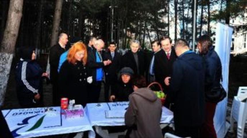 16 Bin Kişinin A&ccedil;lık Kan Şekeri &Ouml;l&ccedil;&uuml;ld&uuml;