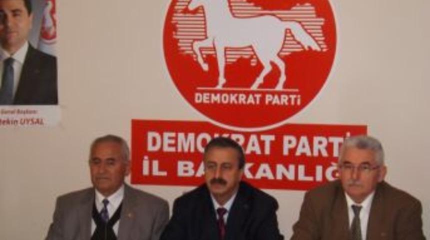 Demokrat Parti Karap&uuml;rcek belediye başkan adayını a&ccedil;ıkladı