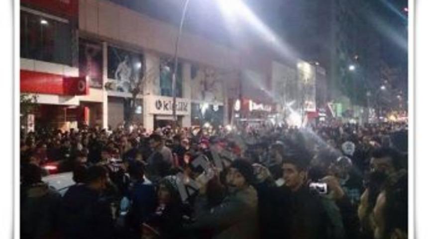 Galatasaray Galibiyet Coşkusu caddelere taştı