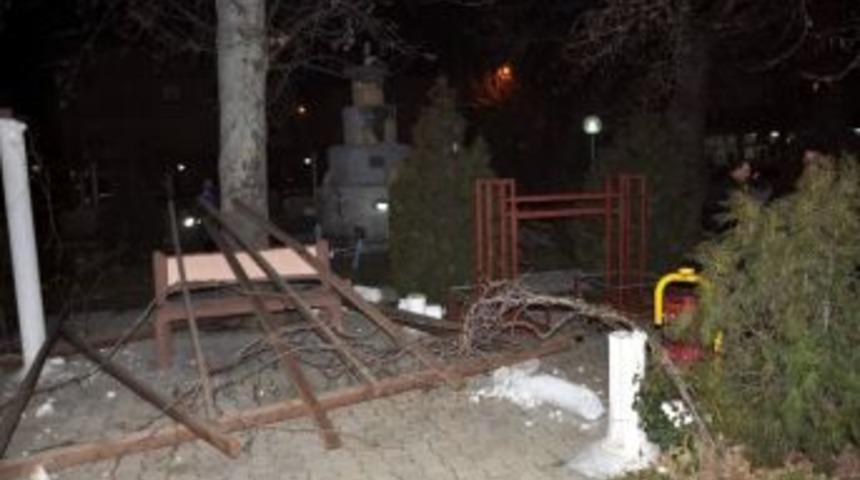 Polis, Parka Zarar Veren Şahsı Yakaladı