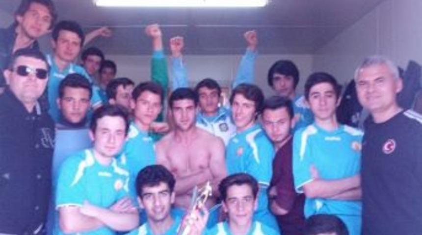 Ertuğrul Gazi Lisesi Futbolda İl Birincisi Oldu