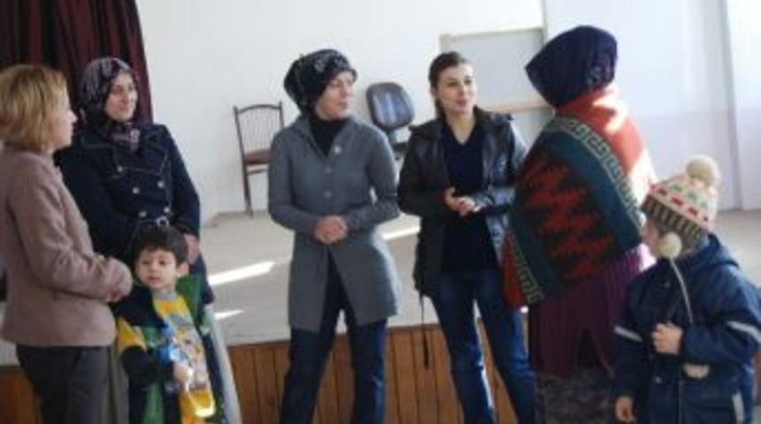 Sincan&rsquo;da Anneler Drama Yolu İle Eğitiliyor