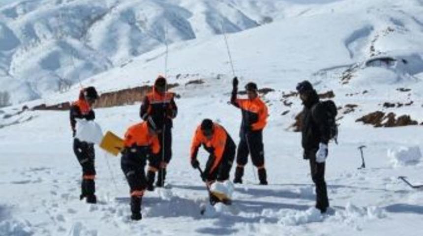 Be&uuml;&rsquo;de Dağcılık Ve Kış Arama Kurtarma Eğitimi Veriliyor