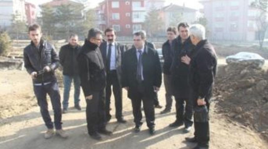 Başkan Aksoy, Kent Parkta &Ccedil;alışmaları İnceledi