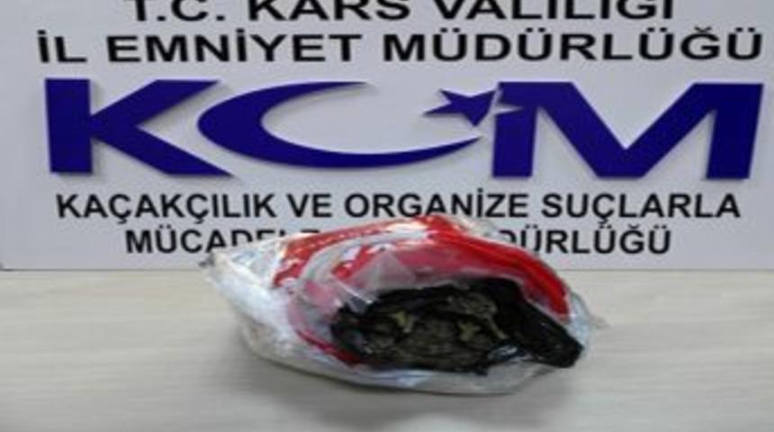 Kars&rsquo;ta 28 Kilo Esrar Ele Ge&ccedil;irildi