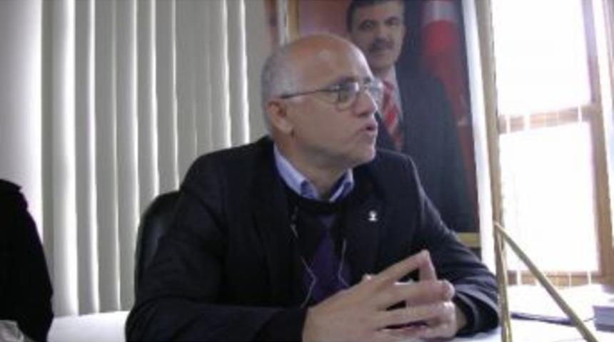 Sp Se&ccedil;im B&uuml;rosuna Taşlı Saldırı Siyasiler Kınandı