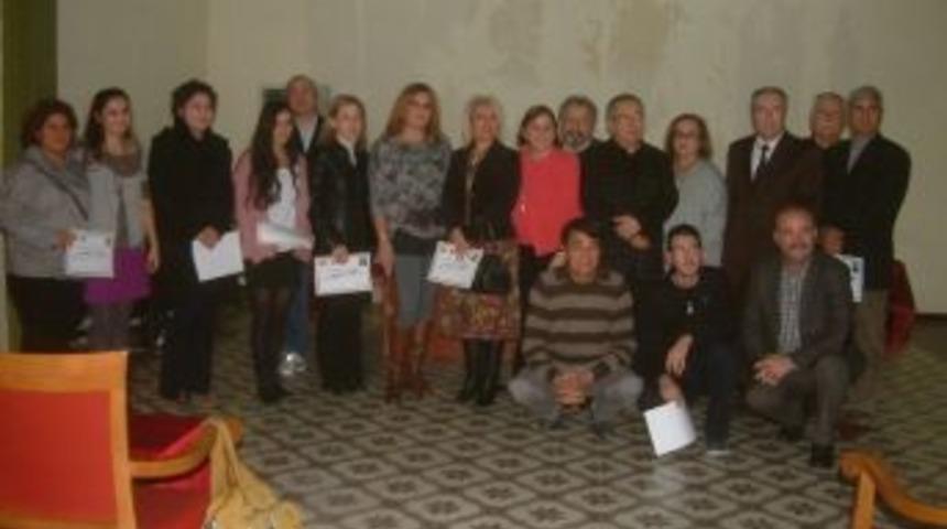 Burhaniye &lsquo;de Amat&ouml;r Fotoğraf&ccedil;ılar Belge Aldı