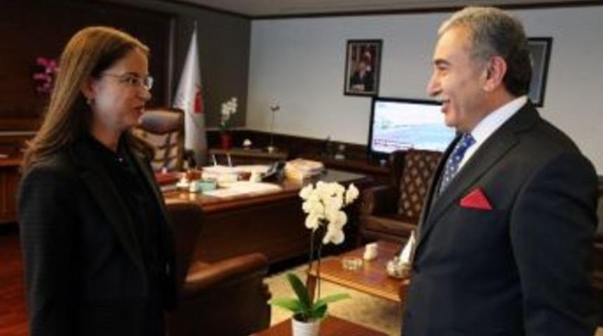 Vali B&uuml;y&uuml;k&rsquo;ten, Bakan İslam&rsquo;a Ziyaret