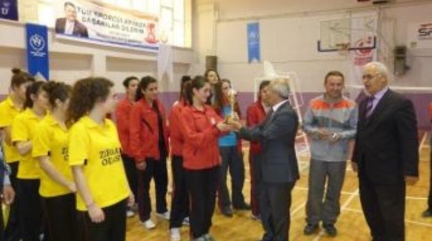 Badminton Grup M&uuml;sabakaları Sona Erdi