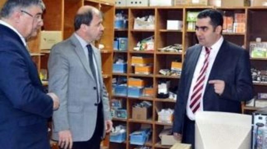 Besni Kaymakamı Yılmaz, Okul Ziyaretlerini S&uuml;rd&uuml;r&uuml;yor