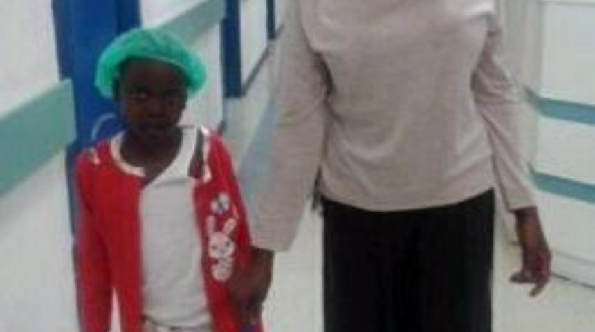 Ugandalı Kız &Ccedil;ocuğu Tedavi İ&ccedil;in T&uuml;rkiye'ye Getirildi