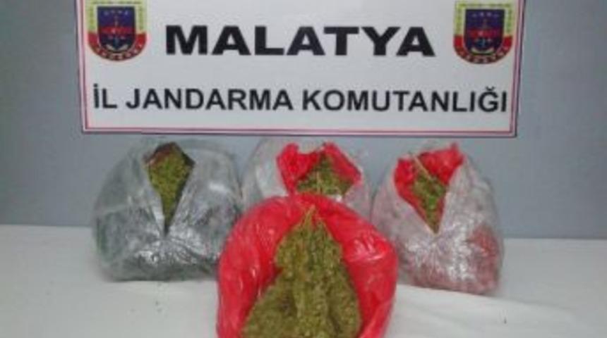 Yolcu Otob&uuml;s&uuml;nde Esrar Ele Ge&ccedil;irildi