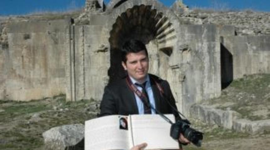 Abd&rsquo;den Yola &Ccedil;ıkan Kitap Burdur'da