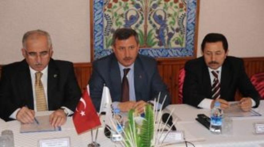 Vali Şerif Yılmaz: "&uuml;niversite &Ouml;ğrencileri, Frigya B&ouml;lgesi'nin G&ouml;n&uuml;ll&uuml; Birer El&ccedil;i Olmalı"