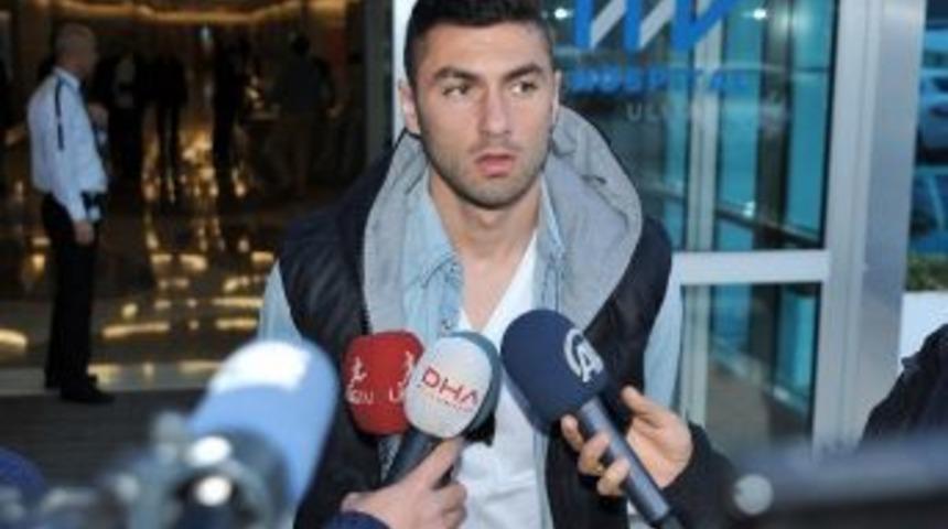 Galatasaray Y&ouml;netimi Ve Futbolcularından Aydın Yılmaz'a Moral Ziyareti