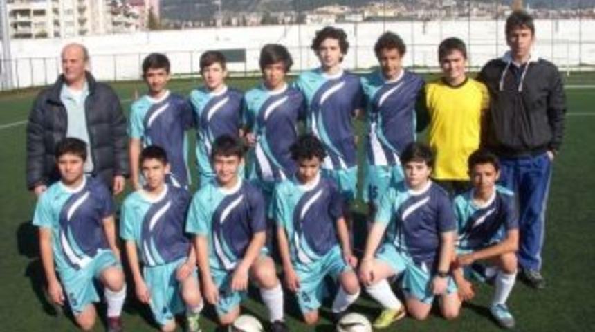 Okullar Arası Yıldız Erkekler Futbol Ma&ccedil;ları S&uuml;r&uuml;yor
