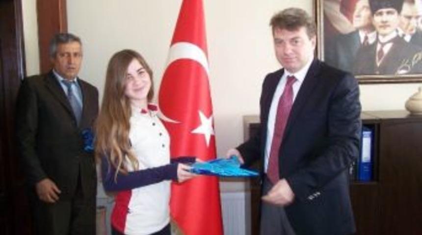 Korkuteli'nde Başarılı &Ouml;ğrencilere &Ouml;d&uuml;l