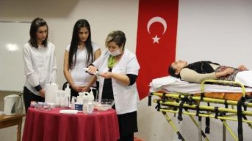 G&ouml;lbaşılı Kadınlara G&uuml;zelliğin Sırları Anlatıldı