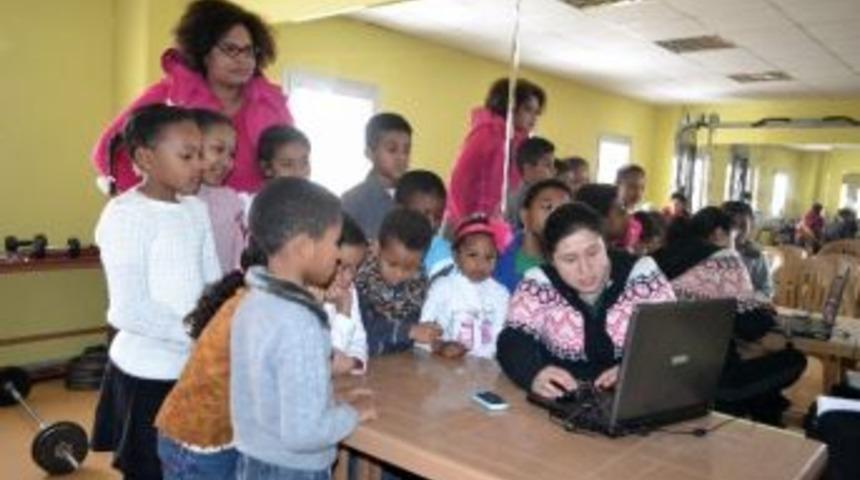 Bayındır Belediyesi Bizim Afrikalılar'a Kol-kanat Gerdi