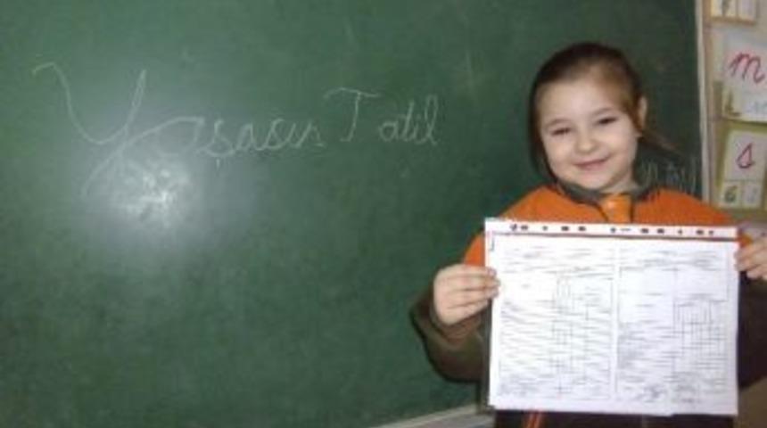 &Ouml;ğrencilerin Karne Heyecanı