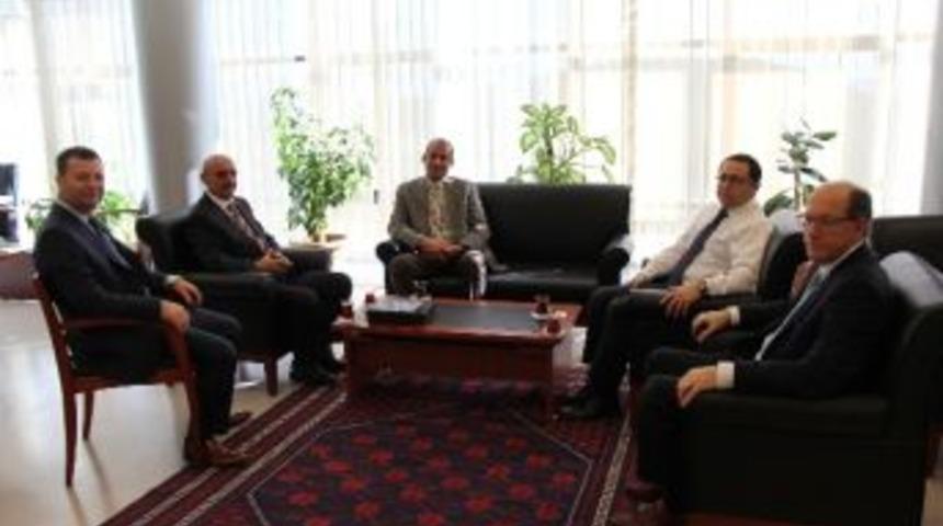 Hakan &Ccedil;eken Anadolu Lisesi İyte&rsquo;yi Ziyaret Etti