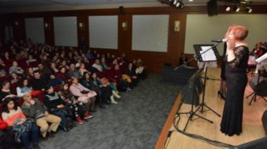 Konyaaltı Belediyesi Tsm Korosu Sanatseverlerle Buluştu