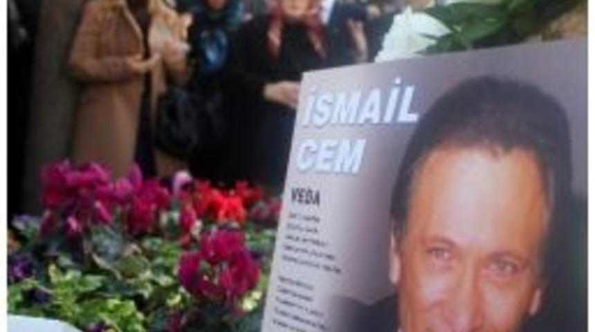 İsmail Cem Mezarı Başında Anıldı