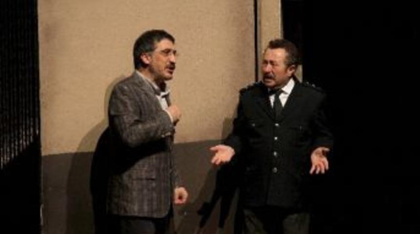 Başkan Durak&rsquo;tan Ksk&rsquo;ye Tiyatro Jesti