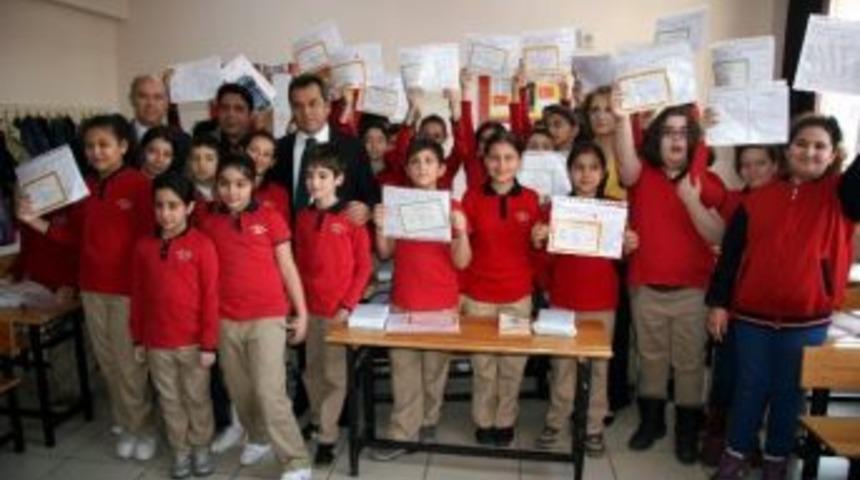 Antalya&rsquo;da 422 Bin &Ouml;ğrenci Karne Heyecanı Yaşadı