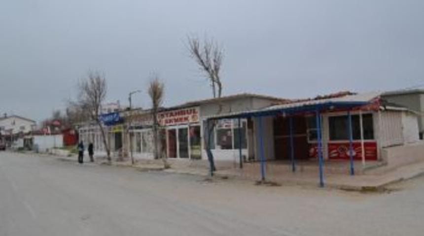 Erikli Sahilinde Ka&ccedil;ak İş Yerleri Yıkıldı