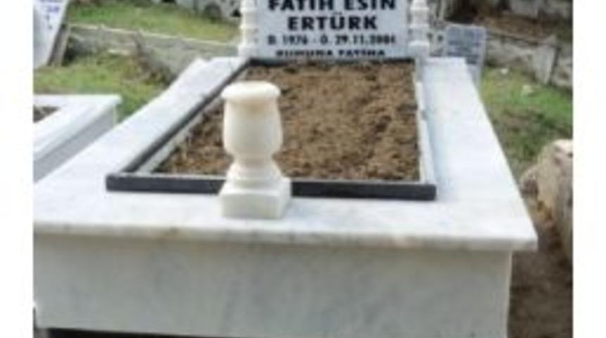 Şehit Polisin Kabri, Taraklı Kaymakamlığı Tarafından Yaptırıldı