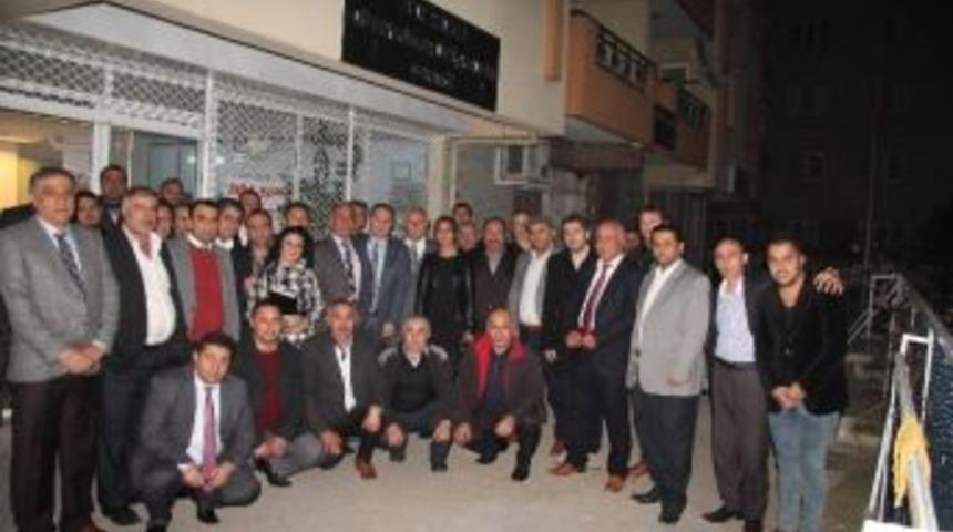 Ak Parti Bayraklı Adayı Sarı, M&uuml;teahhitlerle Buluştu