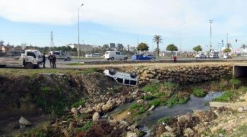 G&uuml;neş G&ouml;z&uuml;n&uuml; Alınca Otomobiliyle Kanala D&uuml;şt&uuml;