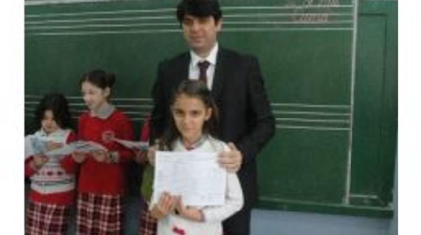 Selendi'de &Ouml;ğrencilerin Karne Sevinci