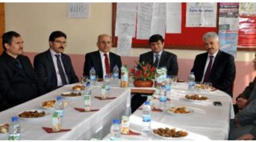 G&uuml;m&uuml;şhane&rsquo;de &Ouml;ğrenciler Karnelerini Aldı