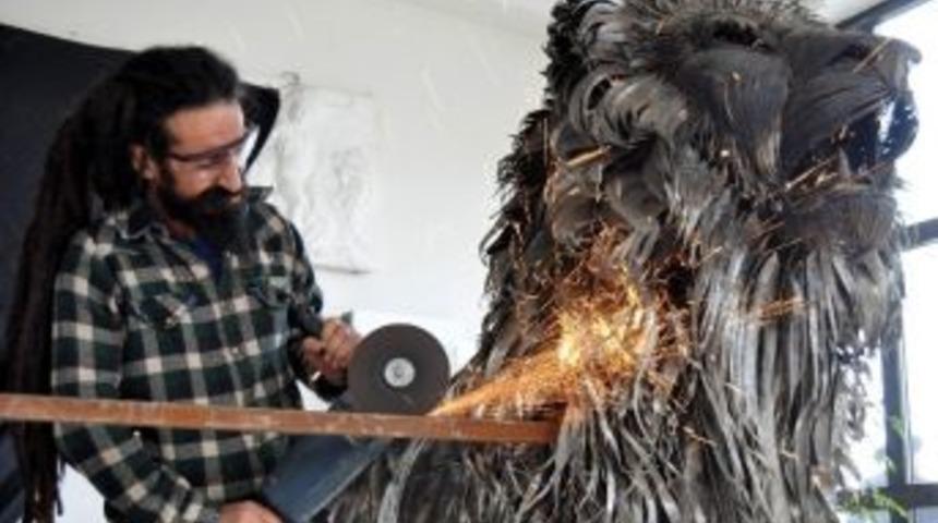 (&ouml;zel Haber) Atıklardan 250 Kiloluk Dev Metal Arslan