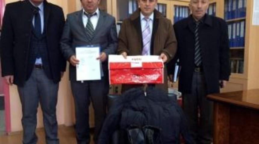 Suşehri&rsquo;nde &Ouml;ğrencilere Kışlık Giysi Yardımı